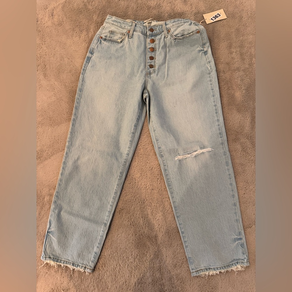 NWT Universal Thread Curvy Vintage Straight Light Blue Jeans Suze 8